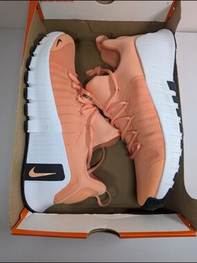 Nike Free METCON 6 Peach/White FJ7127 800 07/31/24 Men Size 11
